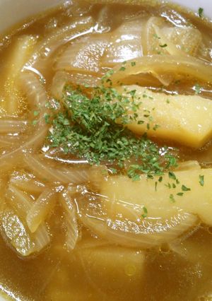 玉ねぎと　じゃが芋のバターコンソメスープ-レシピのメイン写真
