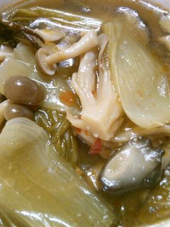 簡単チンゲン菜 きのこのピリ辛中華スープ-レシピのメイン写真