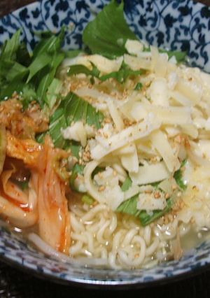 サッポロ一番（塩）でキムチーズラーメン-レシピのメイン写真