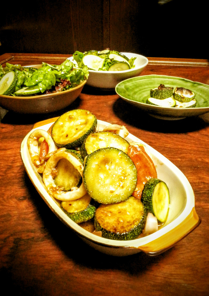 ズッキーニとイカとトマトの炒めもの-レシピのメイン写真