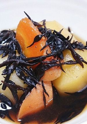 新じゃがとひじきの煮物-レシピのメイン写真