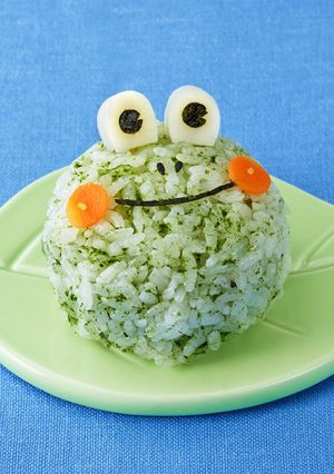 雨でも元気！カエルおにぎり-レシピのメイン写真
