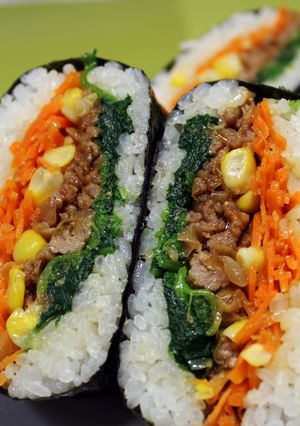 お手軽♪ふかや野菜のビビンバおにぎらず-レシピのメイン写真