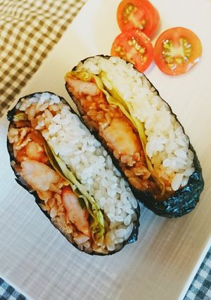 エビチリで中華おにぎらず♪-レシピのメイン写真