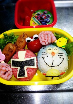 ニンニンジャーとドラえもん キャラ弁-レシピのメイン写真