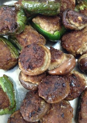 肉詰めしいたけvs肉詰めピーマン-レシピのメイン写真