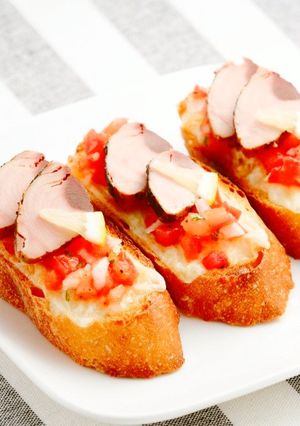 鰹とトマトのブルスケッタ-レシピのメイン写真