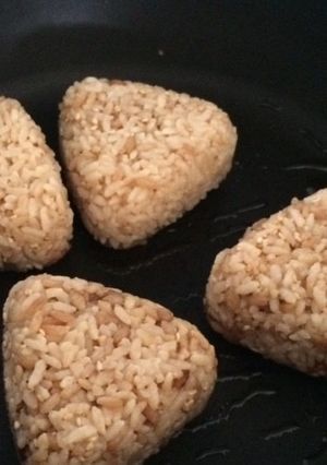 ゴマたっぷり♪ストックできる焼きおにぎり-レシピのメイン写真