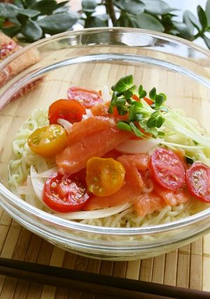サーモンマリネの冷やしぶっかけ塩らーめん-レシピのメイン写真