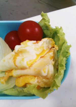 お弁当に…玉子一個でとろ～りチーズ-レシピのメイン写真