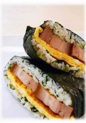 ラフテーとチキナーご飯のおにぎらず-レシピのメイン写真