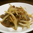 もやしとこんにゃくのピリ辛炒め