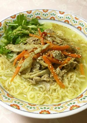 牛蒡と豚肉のごま酢きんぴら乗せ塩ラーメン-レシピのメイン写真