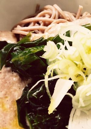 とろろワカメの冷やし蕎麦に亜麻仁オイル-レシピのメイン写真