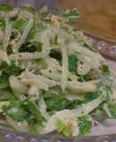 セロリの葉を食べよう☆大根サラダ