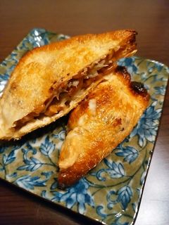 じゃこ入り納豆のあげ巾着焼inチーズ-レシピのメイン写真