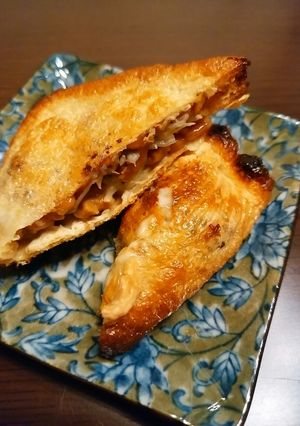 じゃこ入り納豆のあげ巾着焼inチーズ-レシピのメイン写真