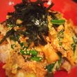 簡単!豚肉とキムチのピリ辛卵とじ丼ぶり