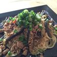 食べるラー油で麻婆茄子風ピリ辛冷製パスタ