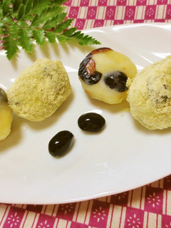 ちょっと斬新☆黒豆甘煮ポテトのきなこ団子-レシピのメイン写真