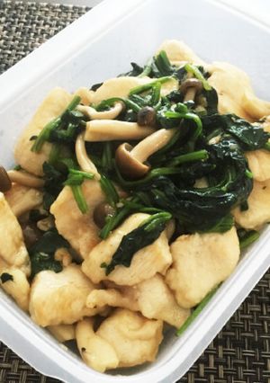 ほうれん草と鶏胸肉炒め-レシピのメイン写真