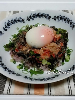 ズボラ飯!ピリッっと温玉納豆丼♪-レシピのメイン写真