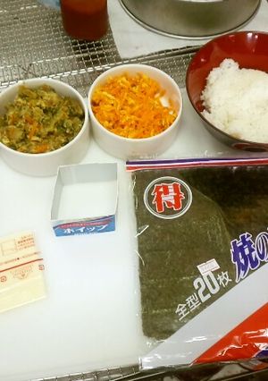 牛乳パックでおにぎらずの具がこぼれない!-レシピのメイン写真