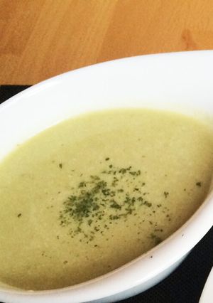 えんどう豆のさやのスープ-レシピのメイン写真
