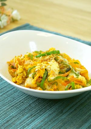 胡麻香る♡ふんわり卵の簡単キムチ丼♪-レシピのメイン写真