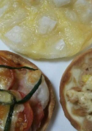 餃子の皮不用❗市販の手のひらピザ生地使用-レシピのメイン写真