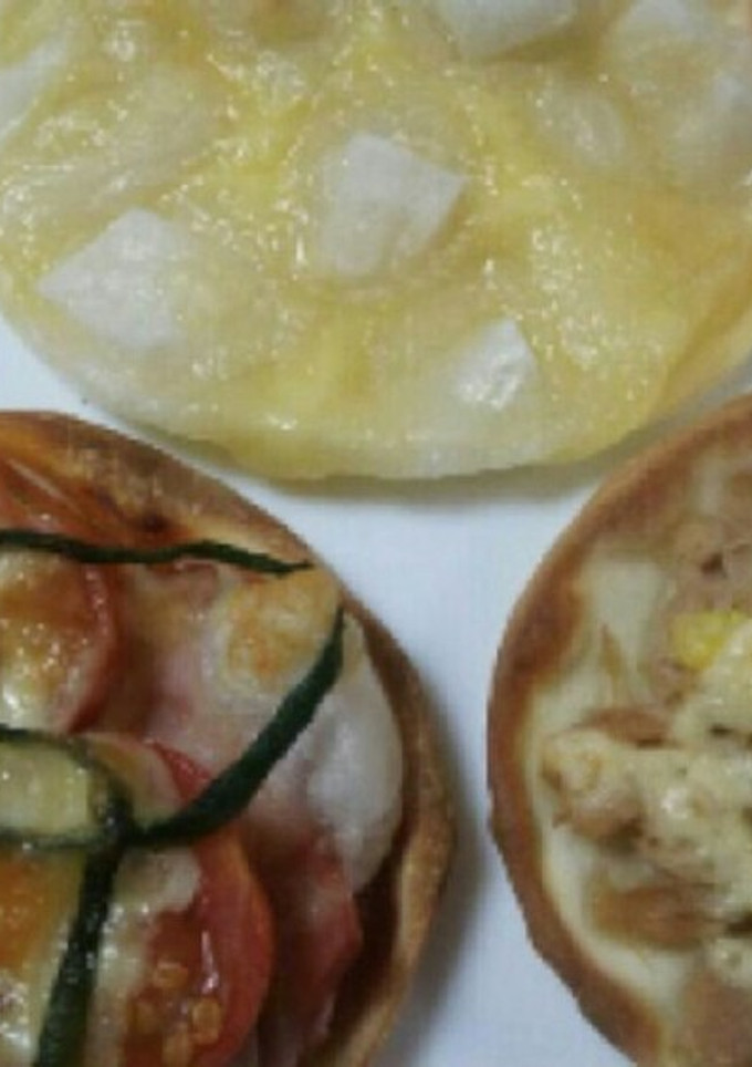 餃子の皮不用❗市販の手のひらピザ生地使用-レシピのメイン写真