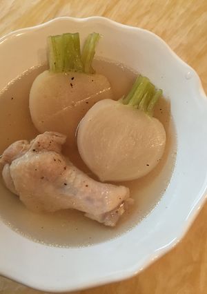 簡単美味しい透き通る蕪と手羽元のスープ-レシピのメイン写真