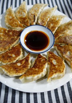 節約！キャベツの芯餃子(ニラ茎)-レシピのメイン写真