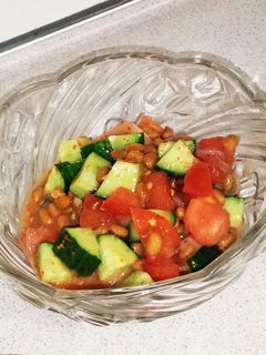 ピリ辛!!胡瓜とトマトの納豆サラダ-レシピのメイン写真