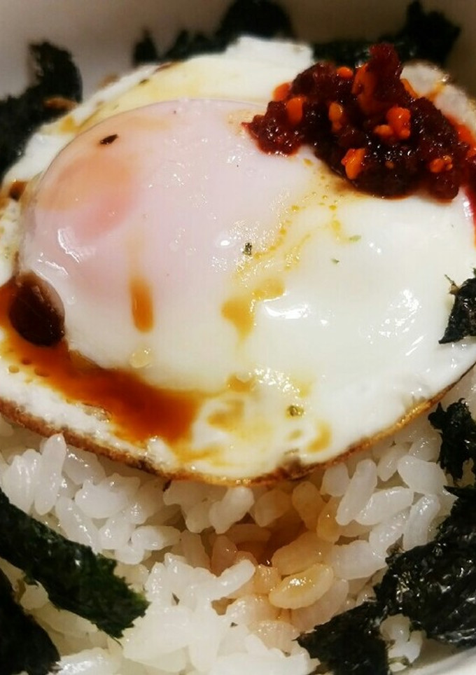 簡単朝ご飯 目玉焼き丼-レシピのメイン写真