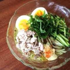 รูปของ 冷やしぶっかけ豚しゃぶ塩ラーメン