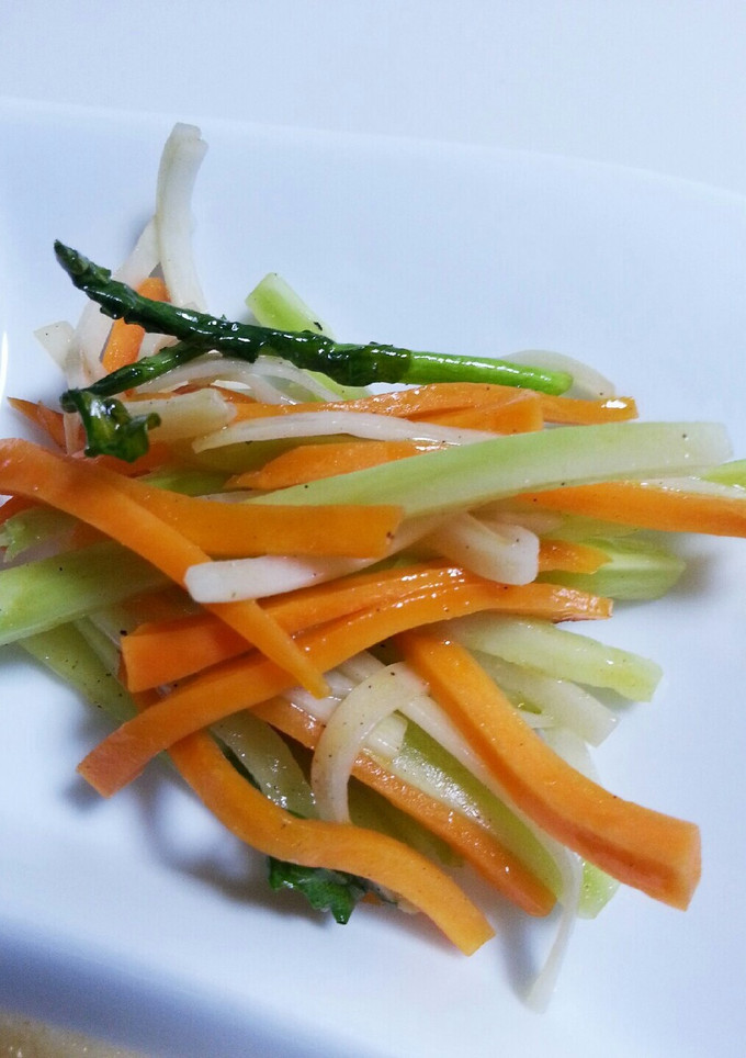 ★節約！野菜の皮や芯で塩きんぴら★-レシピのメイン写真