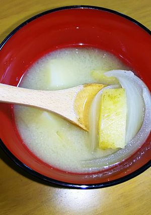 簡単♪新じゃがと新玉ねぎの味噌汁～♪-レシピのメイン写真