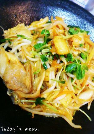 豚バラ×キムチ ビタミン豊富な豆苗添えて-レシピのメイン写真