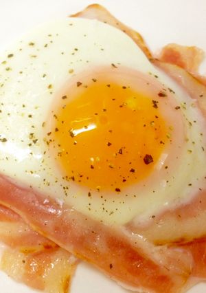 簡単！おいしくきれいなベーコンエッグ-レシピのメイン写真