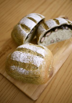 緑茶と黒豆のミルクハース☆自家製酵母-レシピのメイン写真