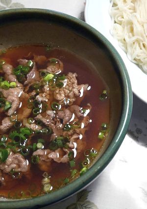 簡単！牛こまとにんにく♪スタミナそうめん-レシピのメイン写真