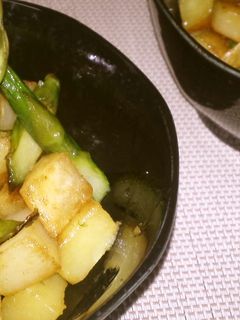 新じゃがとアスパラのバターコンソメ炒め♪-レシピのメイン写真