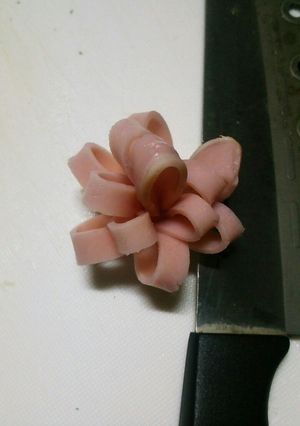 お弁当に♪ハムでお花♡♡-レシピのメイン写真
