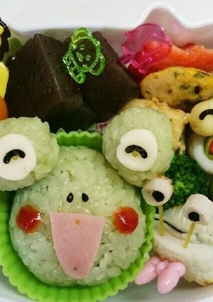 キャラ弁の隙間に簡単チーズのハチさん♪-レシピのメイン写真
