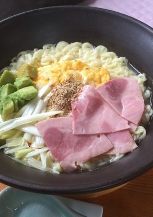 塩ラーメンにチーズオムレツをそえて-レシピのメイン写真