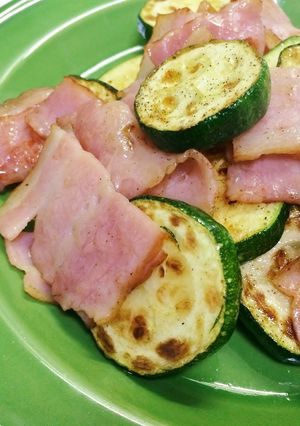 ご飯がススむ♪「ズッキーニ」ベーコン炒め-レシピのメイン写真