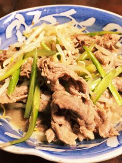 牛肉とにんにくの芽ともやしの炒め物-レシピのメイン写真