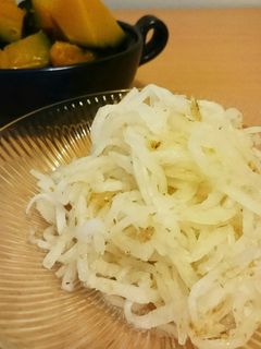 超簡単♪すし酢でおつまみ大根-レシピのメイン写真