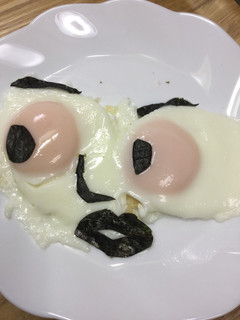 目玉焼き(のりでお絵かき)-レシピのメイン写真